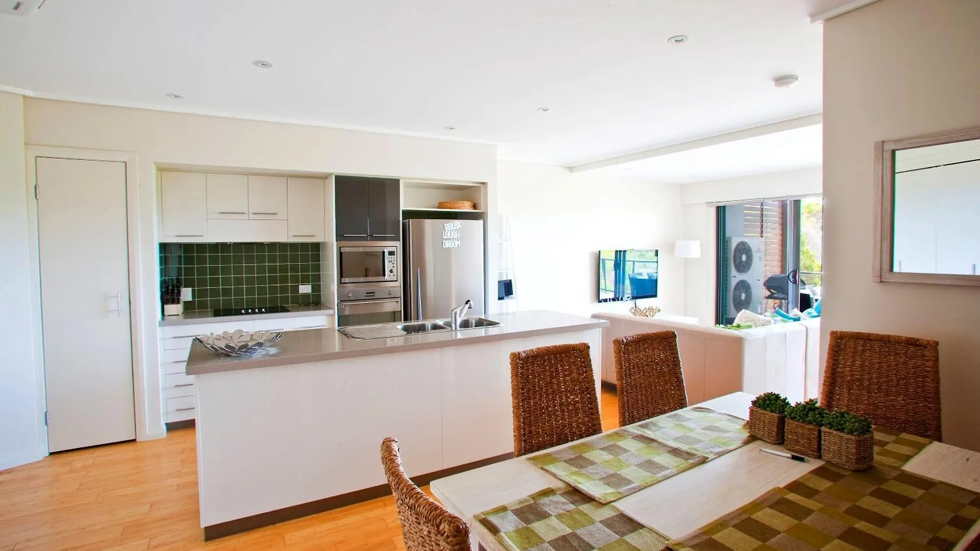 Apartment Beach Karma - Three-Bedroom Beachside Escape With Heated Communal Pool In Agnes Water