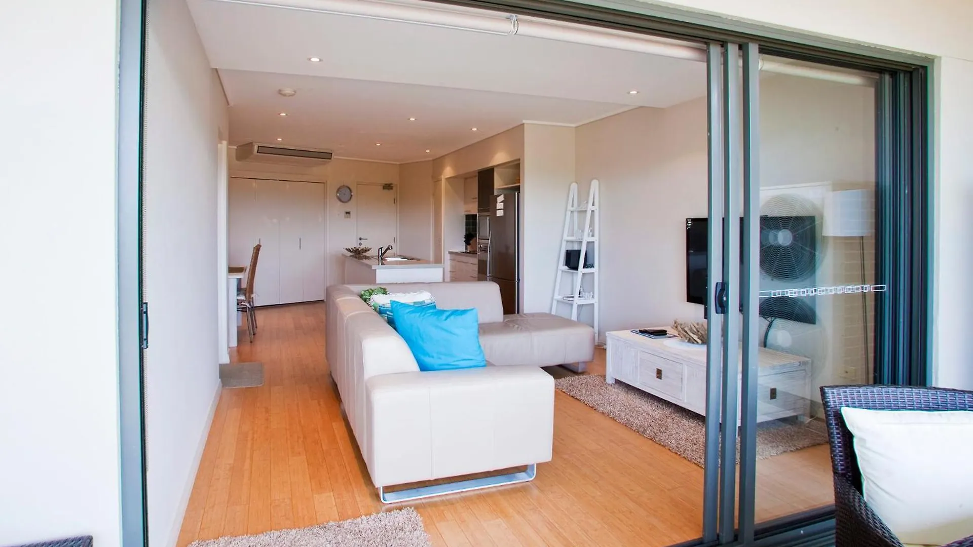 Beach Karma - Three-Bedroom Beachside Escape With Heated Communal Pool In Agnes Water Apartment