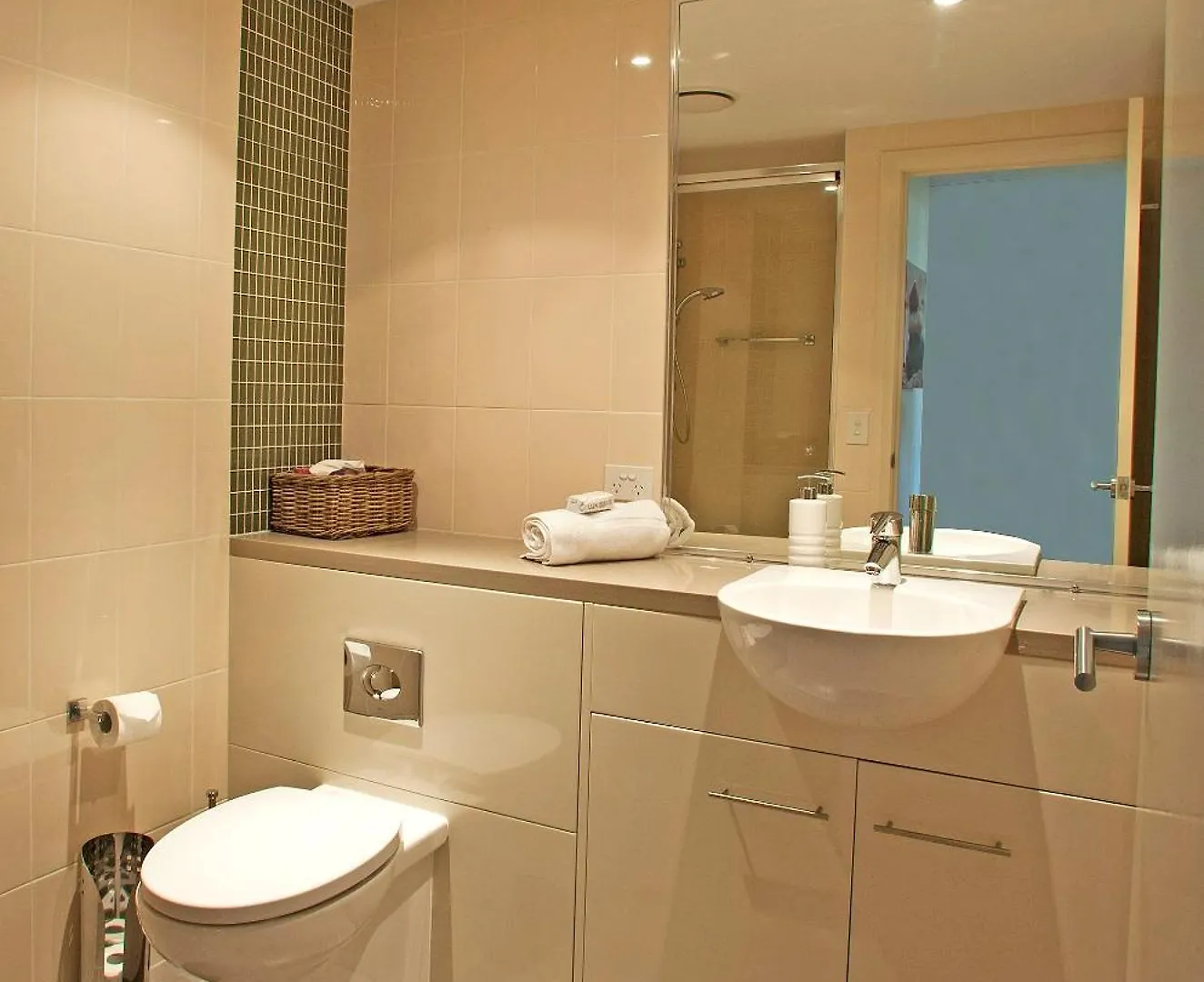 Beach Karma - Three-Bedroom Beachside Escape With Heated Communal Pool In Agnes Water 0*,  Australia
