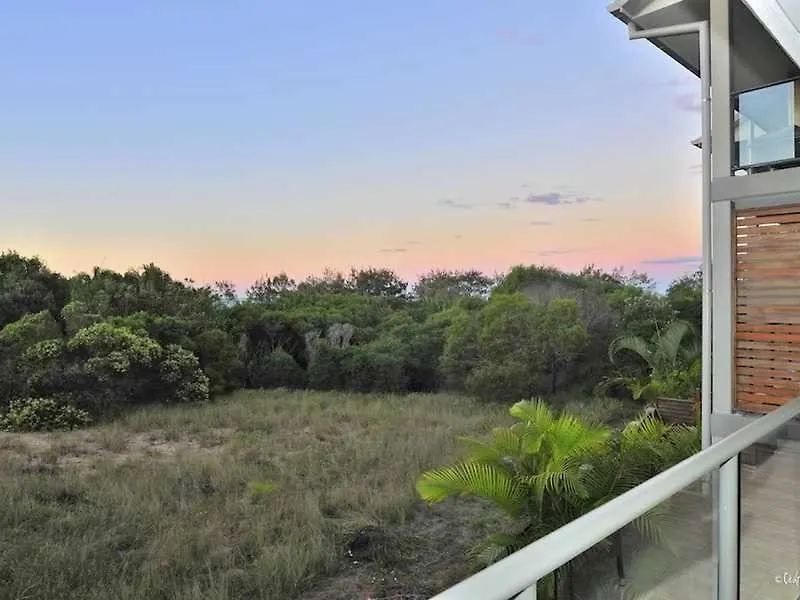 Apartment Beach Karma - Three-Bedroom Beachside Escape With Heated Communal Pool In Agnes Water Australia