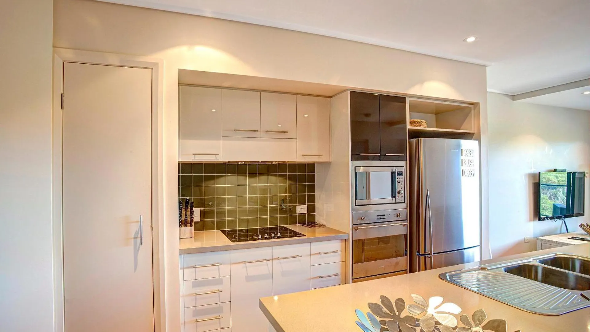 Apartment Beach Karma - Three-Bedroom Beachside Escape With Heated Communal Pool In Agnes Water Australia