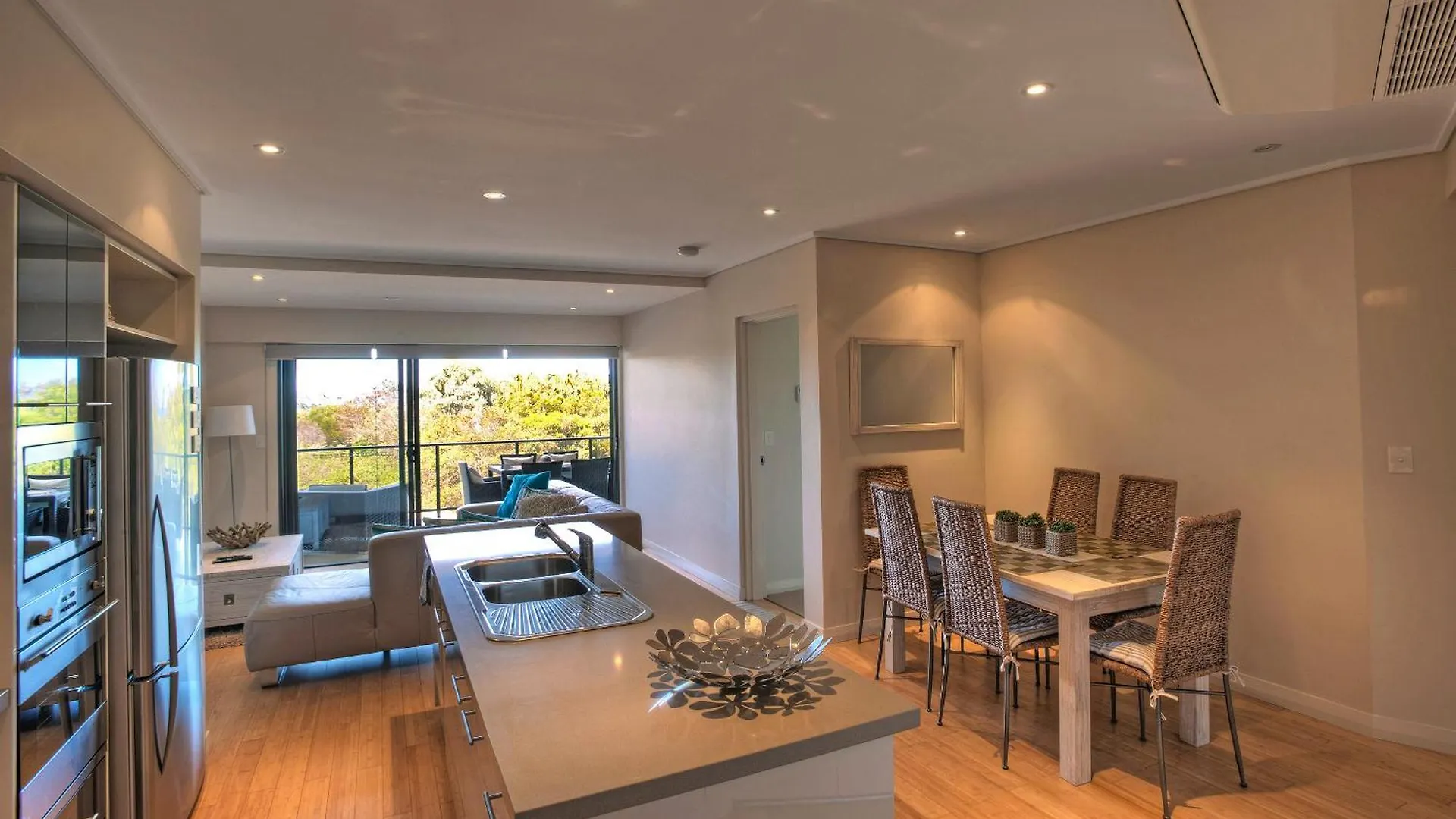 Beach Karma - Three-Bedroom Beachside Escape With Heated Communal Pool In Agnes Water location